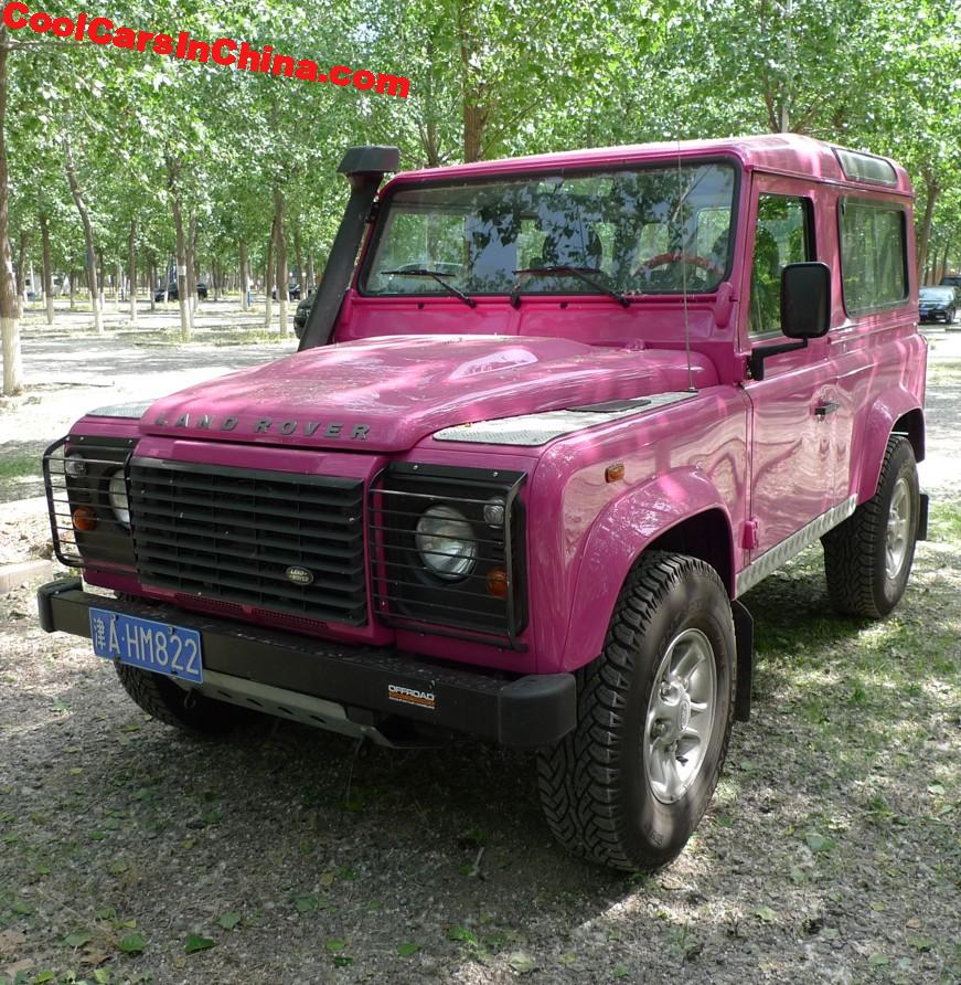 Pink Rover Car Land Rover Defender is Nice And Pink in China - CoolCarsInChina.com